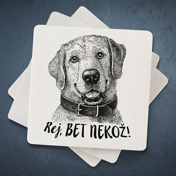 Balts magnēts ar melnu suns zīmējumu un tekstu: "Rej, bet nekož!"
