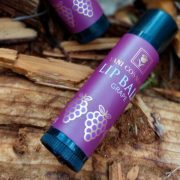 Yani Cosmetics, lūpu balzams ar vīnogām