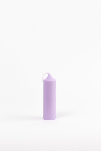 violeta zemā rapšu vaska svece