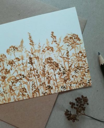Apsveikuma kartīte ar zelta pļavas ziedu zīmējumu, 10x15cm