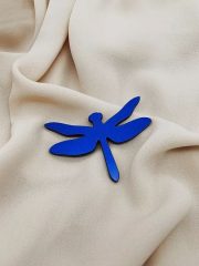 miL.design, organiskā stikla piespraude, rudzupuķu zila spāre