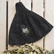 Namų tekstilė, melna kokvilnas cepure pirtij ar izšūtu augu pušķi un ķipi