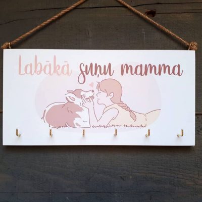 ESPdecor, dekoratīvais koka dēlītis atslēgām “Labākā suņu mamma”, 15x30cm