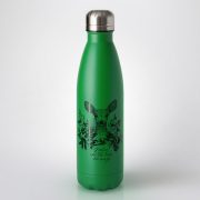 Tērauda termo pudele, dadzis, 535ml, zaļa, Stirna, Nekur nav tik labi kā mežā
