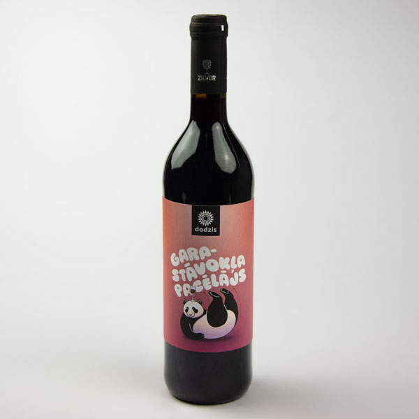 Aroniju pussausais vīns, 12%, 750ml, dadzis, Panda, Garastāvokļa pacēlājs Aroniju pussausais vīns, 12%, 750ml, dadzis, Panda, Garastāvokļa pacēlājs