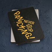 Koka magnēts, dadzis, 50x70mm, Never stop panicking